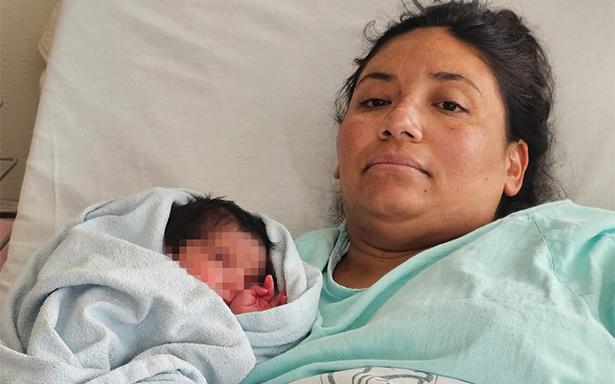 Increíble: médicos mexicanos salvan la vida de madre y bebé al extirpar tumor de más de 2 kilos