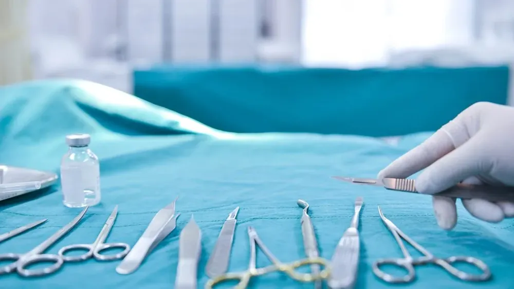 ¿Se van a poner “al corriente”? ISSSTE programa procedimientos para reducir cirugías pendientes