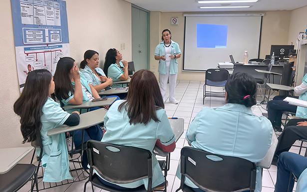 Un gremio solo de mujeres: ¿cuál es la labor de las asistentes médicas?