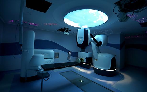 Hospital de Oncología “CMN Siglo XXI” suma dos aceleradores lineales y CyberKnife único en el país