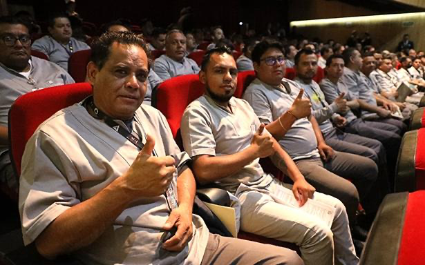 Por primera vez la labor de los camilleros es reconocida