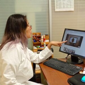 ¿Niños menores de cinco años con celulares y tablets? Esto puede afectar su lenguaje