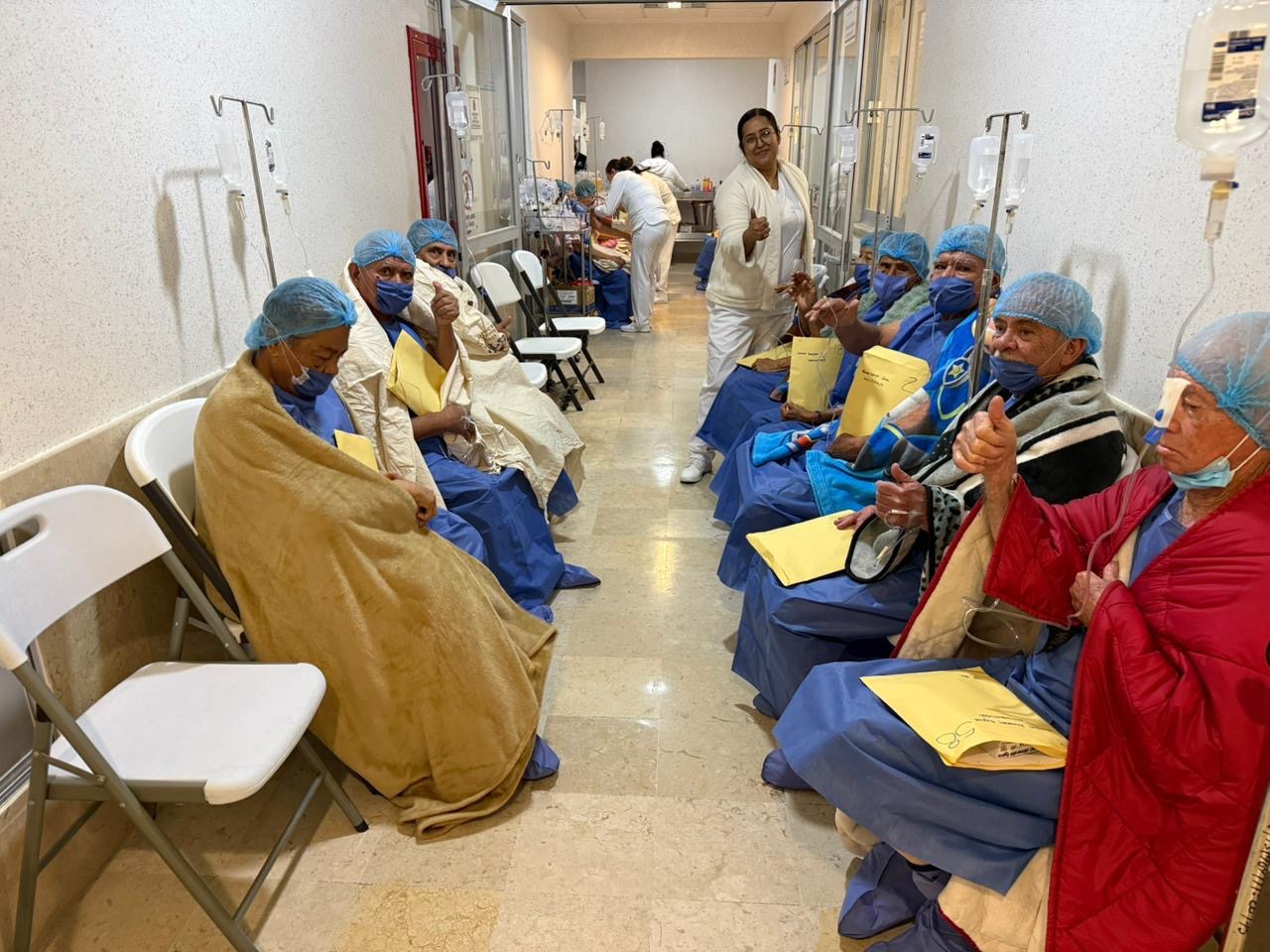 Héroes: equipo de especialistas recuperan la vista de 235 pacientes