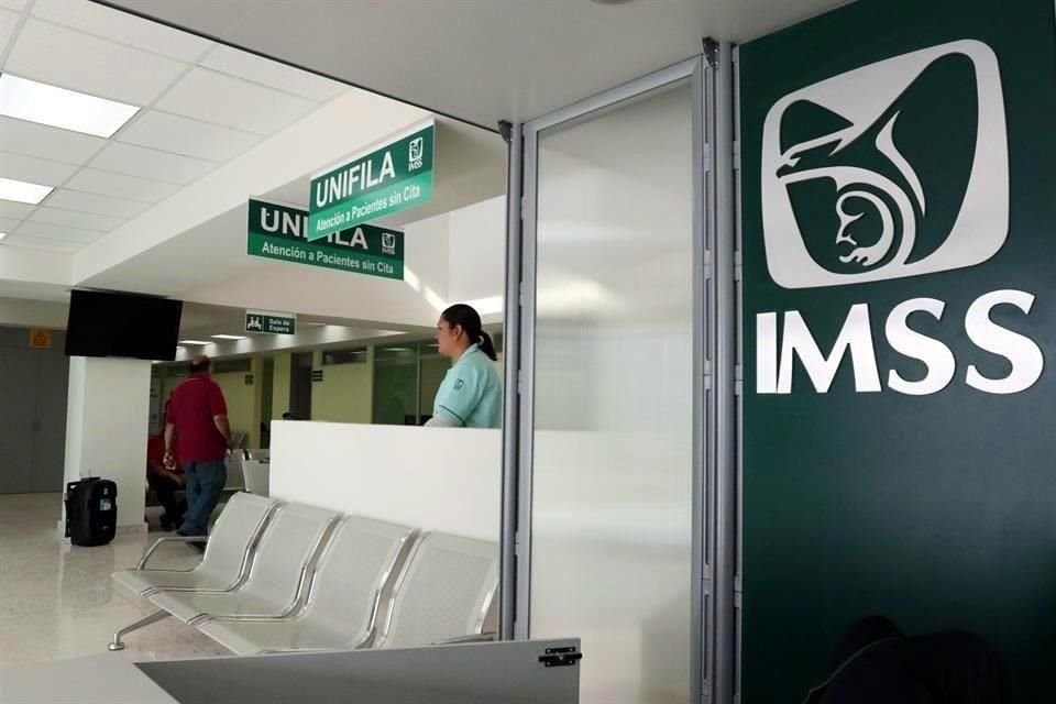 Denuncian crisis en el IMSS: no hay citas hasta meses después (ni en Jalisco ni en la CDMX)