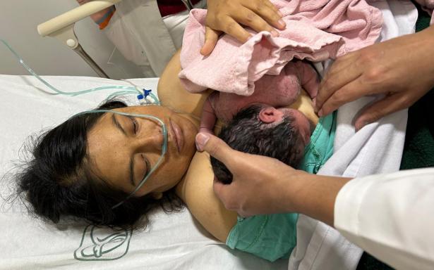 Buenas noticias: atienden parto de urgencia en víspera de Navidad
