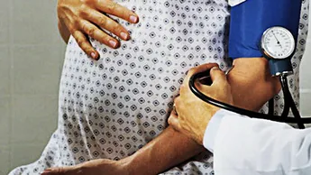 “Volvió a nacer”: expertos salvan a mujer con hemorragia obstétrica grave