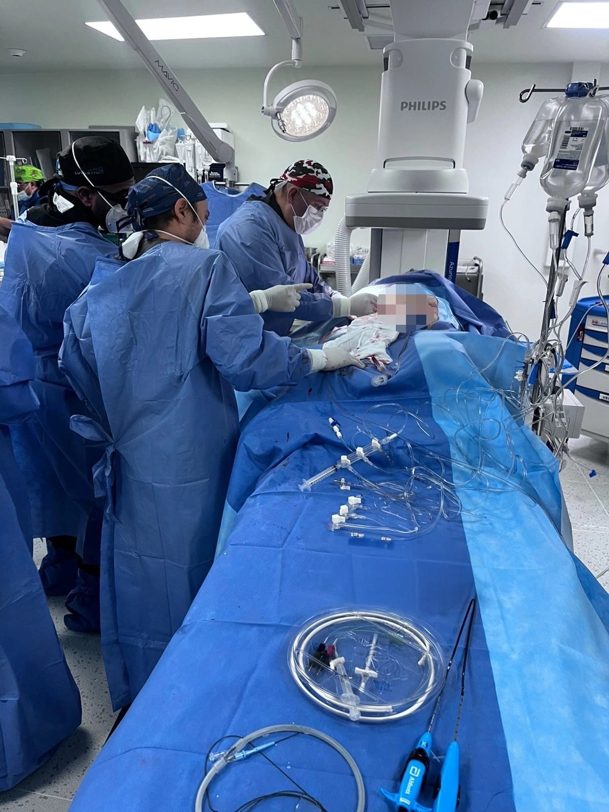 Realizan primera colocación de implante de válvula aórtica