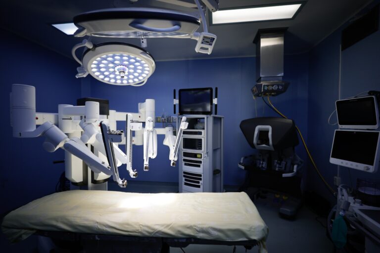 Robot Da Vinci amplía la imagen del campo quirúrgico hasta 10 veces, ¿cómo funciona?