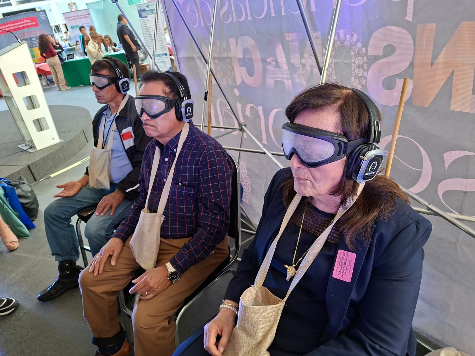 Sensorama en el Senado de la República busca sensibilizar acerca del mieloma múltiple