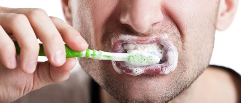 Personas con diabetes que no se cepillan los dientes presentan afectaciones en niveles de “azúcar”