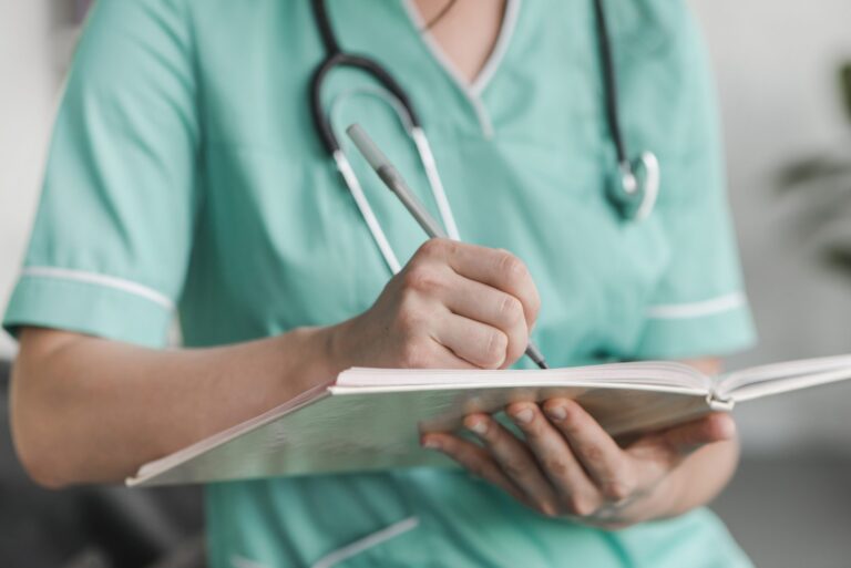 OPS insta a ampliar el rol de la enfermería para fortalecer los sistemas de salud en las Américas