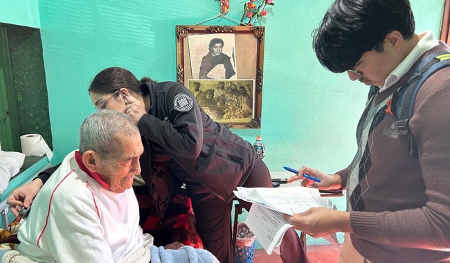 ISSSTE recibe galardón por programa de cuidados gerontológicos a domicilio