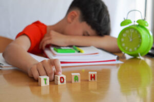TDA y TDAH son de los trastornos del neurodesarrollo más frecuentes en la infancia, ¿qué son?