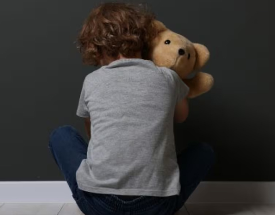 Violencia infantil aún es usada como práctica de crianza, alerta UNAM